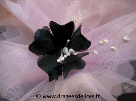 Fleur de seringat avec tiges de perles pour décoration de rond de tulle à dragées