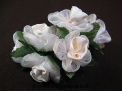 Fleur Frezia en satin et organza pour décorations et scrapbooking Ecru