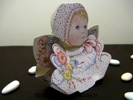 Lot de 14 boites vintage pour baptême la petite fille