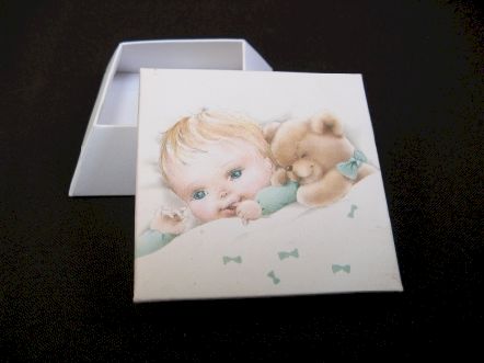 Lot de 10 boites carrées pas cher baptême bébé ours brun : Lot de boites pour dragées de baptême pas cher