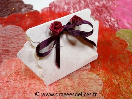 Panier mignon pour dragées de mariage baptême et communion