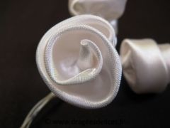 Lot de 11 fleurs en satin pour déco de tulles et boites de dragées Blanc