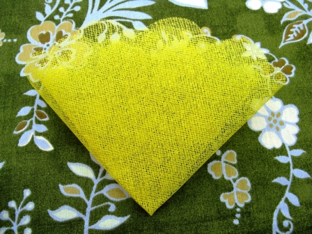 Tulle à dragées en tarlatane, coton rigide pour thème naturel : Tulle à dragées jaune en tarlatane, coton rigide pour thème naturel