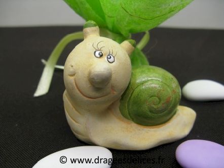 Escargot en terre cuite pour décoration de tulles et boites de dragées