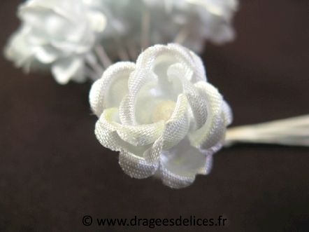 Fleurette pour décoration de mariage, baptême ou communion : Fleurette bleu ciel pour décoration de mariage, baptême ou communion
