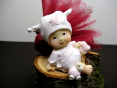 Sujet de décoration Lulu en résine pour baptême Fille