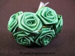 Grosse rosette ourlée pour mariage, baptême et communion Vert
