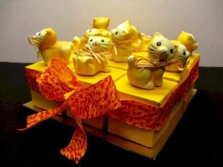 Gâteau pour dragées avec chatons pour baptême ou anniversaire : Gâteau pour dragées avec chatons pour baptême ou anniversaire