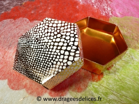 Boite héxagonale pour dragées et chocolats de noël : Boite héxagonale pour dragées et chocolats