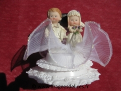Couple romantique sur socle 