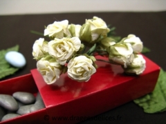 Lot de 40 fleurs en papier pour scrapbooking et déco Ivoire