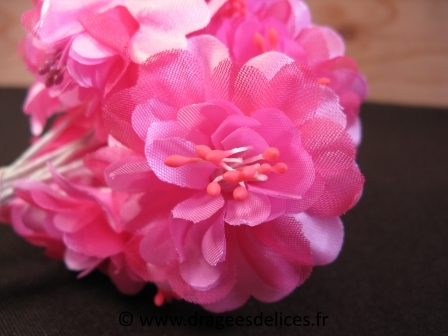 Fleur ouverte pour décoration de tulle à dragées  : Fleur ouverte fuchsia pour décoration de tulle à dragées