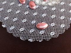 Tulle nid d´abeille en coton avec fleurs brodées pour dragées Blanc