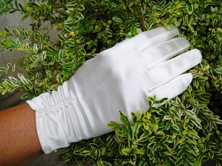 Gants en satin avec des perles