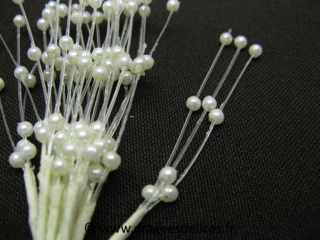 Tige de trois brins de perles pour décorer tulles et boites dragées : Tige de trois brins de perles ivoire pour décorer tulles et boites dragées
