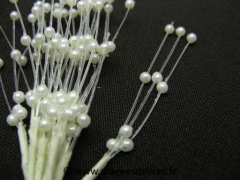Tige de trois brins de perles pour décorer tulles et boites dragées Ivoire