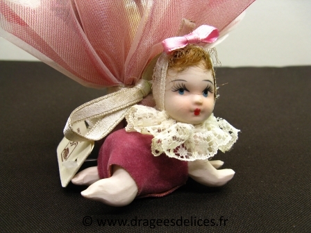 Bébé en porcelaine