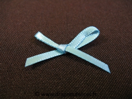 Petit noeud en satin