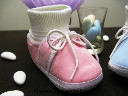 Basquette pour baptême garçon ou fille avec son pot en verre : Basquette rose pour baptême fille avec son pot en verre