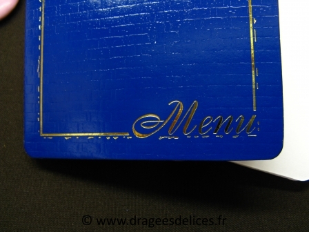 Menu bleu avec impression dorure à chaud