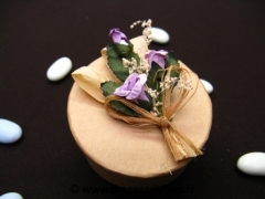 Boite ronde avec bouquet pour mariage baptême et communion 