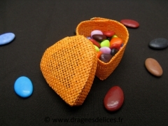 Boite coeur en raphia pour mariage baptême et communion Orange