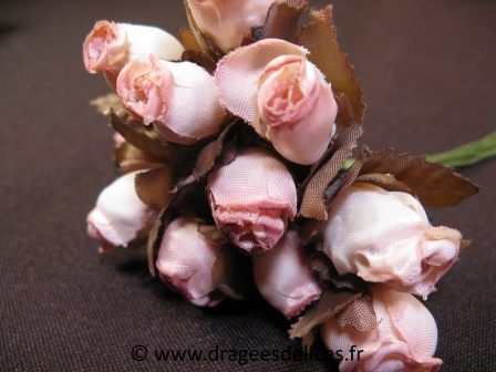 Bouton de rose pour décoration de tulles mariage baptême et communion : Bouton de rose couleur sable pour décoration de tulles mariage baptême et communion