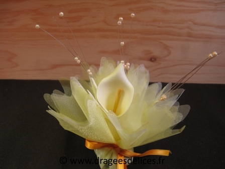 Arum en mousse pour décoration de tulle et boite de dragées