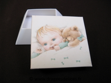 Lot de 10 boites carrées pas cher baptême bébé ours brun