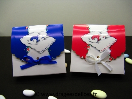 Pochette en carton pour baptême collection bébé fait la sieste
