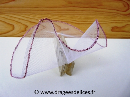 Lot de 10 tulles bord fil brillant pour mariage baptême et communion : Lot de 10 tulles dragées bord fil brillant fuchsia