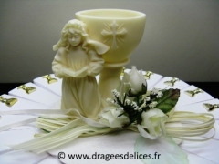 Gâteau à dragées pas cher pour communion garçon ou fille Fille