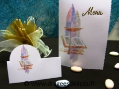 Menu communion contemporain avec sa carte de table 