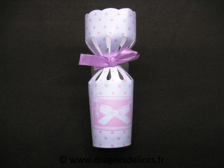 Cornet rond en carton pour baptême fille 