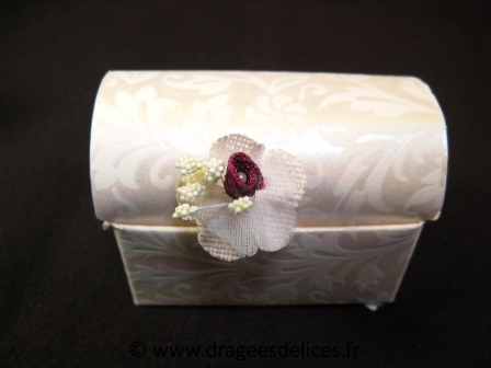 Fleur bicolore pour décoration de boites et tulles de dragées