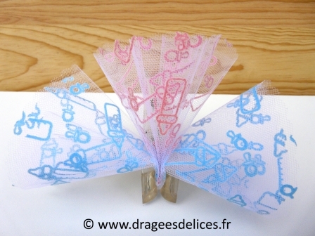 Tulle floqué biberon pour baptême garçon et fille