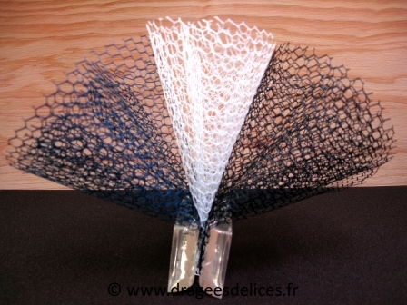 Lot pas cher de 10 tulles nid d′abeille pour dragées