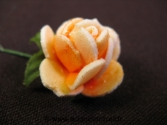 Fleur rose de chine en mousse avec feuilles verte pour décoration Orange