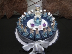 Gâteau à garnir de dragées pour un baptême fille sur dauphin 
