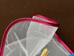 Tulle original chic pour dragées avec biais en satin Bordeaux