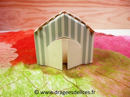 Boite dragées originale en forme de cabanon de plage : Boite dragées originale en forme de maison collection Lucie