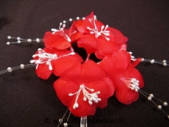 Fleur de seringat avec tiges de perles pour décoration de rond de tulle à dragées Rouge