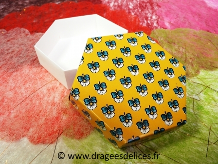 Boite héxagonale à garnir de dragées collection provençale