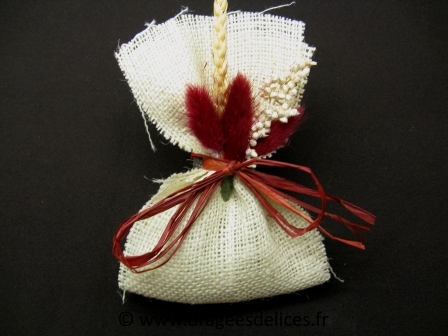 Lot de 8 sacs en toile de jute avec son bouquet naturel : Lot de 8 sacs en toile de jute pas cher avec son bouquet naturel