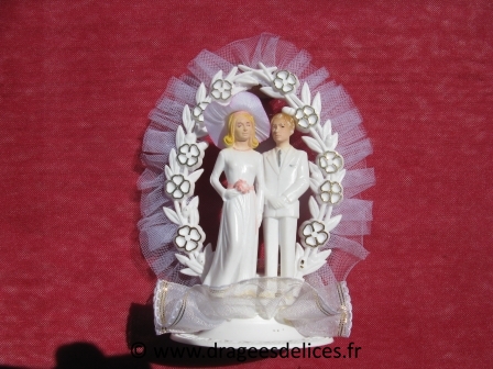 Couple de mariés sur socle