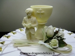 Gâteau à dragées pas cher pour communion garçon ou fille Garçon