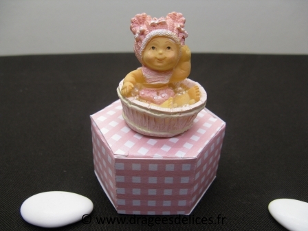 Boite hexagonale pour dragées de baptême fille : Boite hexagonale vichy rose pour dragées de baptême fille