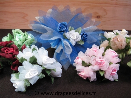 Fleur Frezia en satin et organza pour décorations et scrapbooking