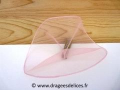 Tulle unis bord fil rigide à garnir avec des dragées Rose