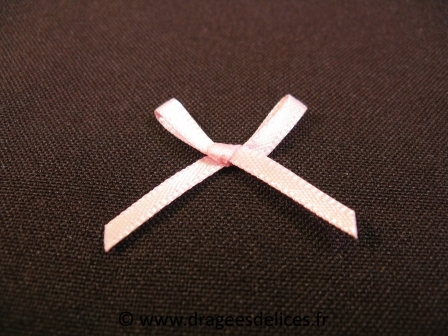 Petit noeud en satin